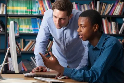 J'&eacute;coute, informe et conseille des jeunes et leurs parents en mati&egrave;re d'orientation sociale ou professionnelle. Que suis-je ?