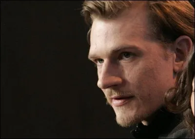 Qui est cet acteur qui tient le rôle principal dans le film 'Peau d'Ange' de Vincent Pérez ?