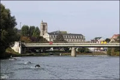 Dans quelle ville de l'Aisne est-il né ?