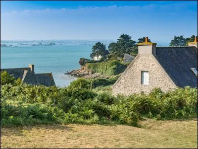 Quel navire avait créé la catastrophe après son échouage sur le littoral breton en mars 1978 ?