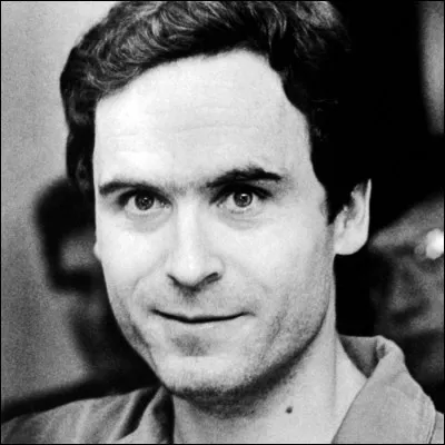 Quel tueur en série a admis avoir commis 30 homicides dans sept États différents entre les années 1974 et 1978 ? Il est décrit comme un sociopathe sadique qui prenait plaisir dans la douleur d'autres êtres humains et le contrôle qu'il avait sur ses victimes, jusqu'à leur mort, et même après.