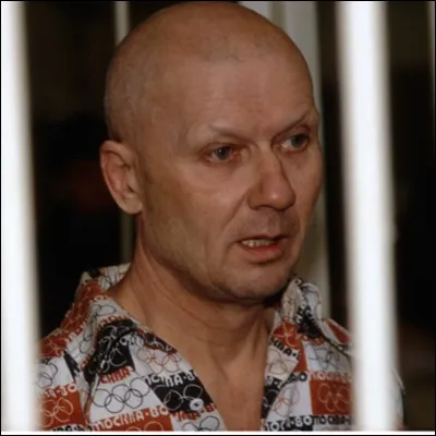Quel tueur en série ukrainien surnommé, entre autres, ''Le monstre de Rostov'' ou ''l'éventreur de Rostov'' a tué 52 femmes, enfants et adolescents entre 1978 et 1990 ?