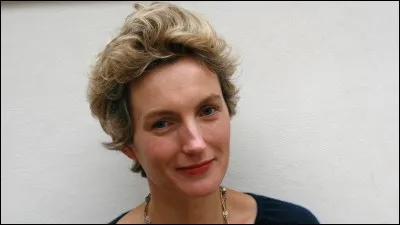 Qui est cette professeur de français qui a connu un succès phénoménal en France avec son roman 'Ensemble, c'est tout' ?