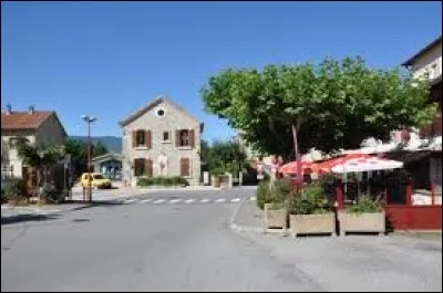 Je vous emmène à présent à Eyguians. Village Haut-Alpin, il se situe en région ...