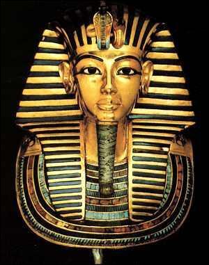 Les trois sarcophages de Toutnkhamon sont en or massif.