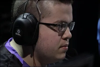 Dans combien d'équipes, Renshiro est-il passé (PL et CL) ?