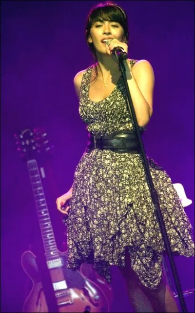 Le single "Nolwenn Ohwo !", premier extrait du deuxième album de Nolwenn Leroy, a été écrit et composé par...