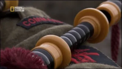 À 13h30, que croient entendre les soldats dans le vacarme des explosions et des tirs ?