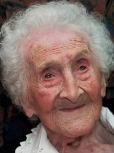 Elle est née en 1875 et morte le 4 août 1997, à l'âge de 122 ans. Elle a été la doyenne des Français pendant onze ans. C'est :