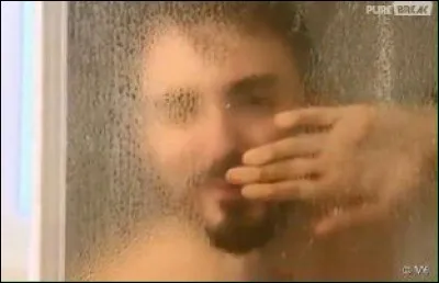 Quel est le 1er single de son 1er album ?