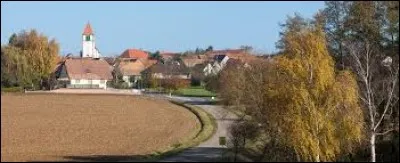 Nous sommes dans le Grand-Est, sur une route nous menant à Minversheim. Nous nous situons dans le département ...