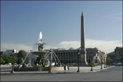 Qu'est-ce qu'on peut voir de spécial à la Place de la Concorde à Paris ?