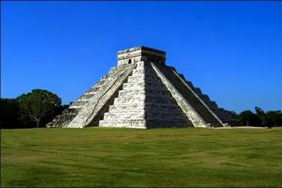 La pyramide maya de Chichen Itza se trouve en Colombie.