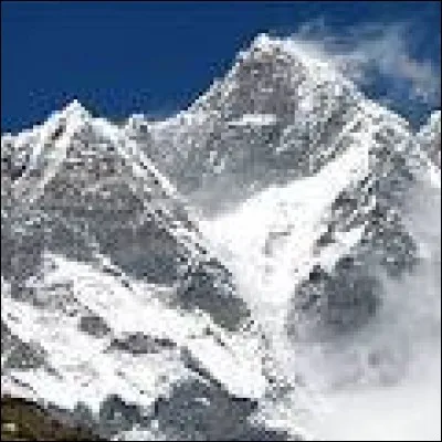 Combien de mètres mesure le Lhotse ?