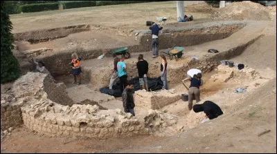 Les Romains étaient déjà là à Argentomagus. Les fouilles continuent, mais on a déjà découvert...