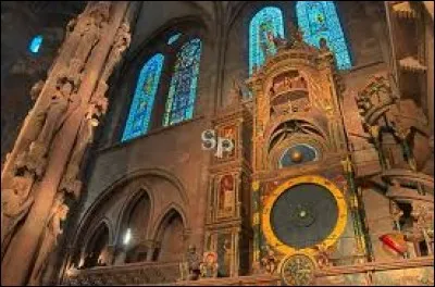 Dans quelle cathédrale de France peut-on admirer cette horloge astronomique ?