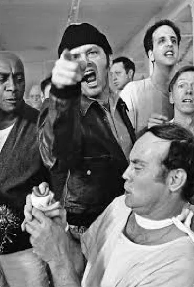 Complétez le titre de ce film dans lequel joue Jack Nicholson : "Vol au-dessus d'un nid ..."