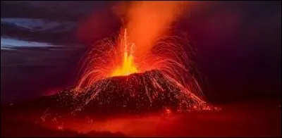 Dans quel département d'outre-mer se trouve le Piton de la Fournaise ?