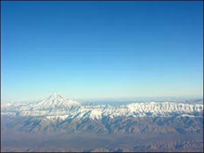 Lisez bien la question : où se situe l'Elbourz ?