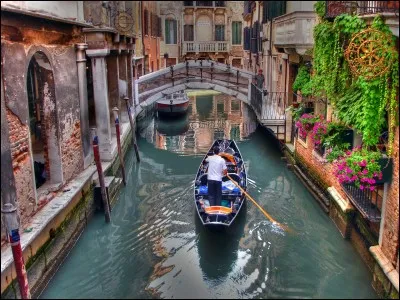 "Que c'est triste Venise" - Quand la ville des amoureux devient-elle si triste ?