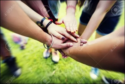 Que manque-t-il au mot ''_____tion'' pour le transformer en un lien amical ou amoureux entre deux personnes ?