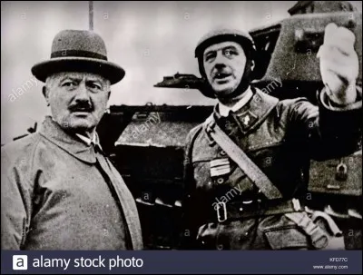 Quand fut-il officiellement exclu de l'arm&eacute;e ?