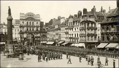 Laquelle de ces villes françaises est encore occupée par les Allemands le 15 octobre ?