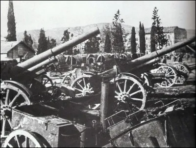 L'Autriche-Hongrie est contrainte de signer l'armistice le 3 novembre. Quelle bataille, qui dure du 23 au 31 octobre, gagnée par les troupes italiennes, s'est avérée décisive ?