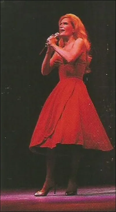 "La vie m'est insupportable, pardonnez-moi". Ces mots, griffonnés sur un tube de barbituriques, furent les derniers mots de...