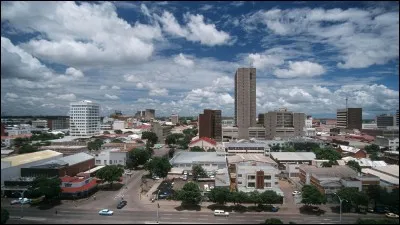 Cette ville africaine, ancienne capitale des Matab&eacute;l&eacute;s, aujourd'hui deuxi&egrave;me ville du Zimbabwe, c'est :