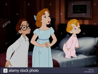 Comment s'appellent les deux frères de la jeune fille ?