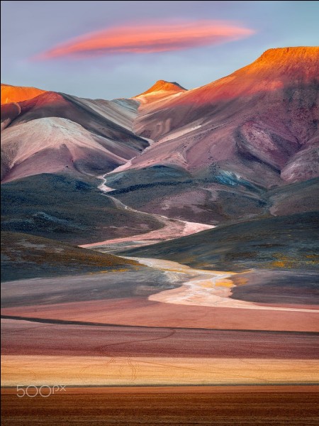 Dans quel pays se trouvent les lacs colorés de l'Altiplano ?