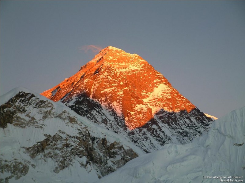 Dans quel pays se trouve l'Everest ?