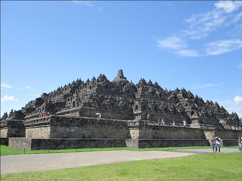 Dans quel pays se trouve le temple de Borobudur ?