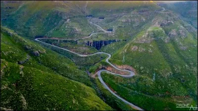 Cochez l'état enclavé dans le territoire sud-africain !