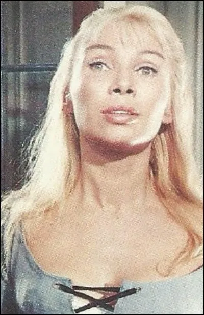 Soyez carré, dites-moi qui était cette comédienne ?