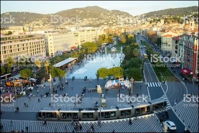 En niçois, comment s'écrit le nom de la ville ?