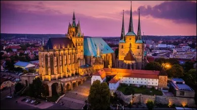 Cette ville allemande de 200 000 habitants, capitale de la Thuringe, c'est :