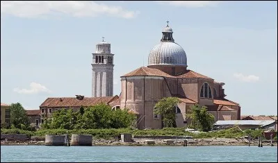 L'église San Pietro di Castello, cathédrale de Venise jusqu'en 1807, fut édifiée sur l'îlot éponyme.