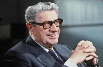 Cet écrivain (1911 - 2007), prix Goncourt en 1938 pour son roman L'Araigne, est devenu membre de l'Académie française en 1959.