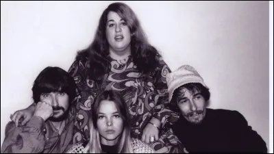 Quel groupe interprète « California Dreamin' », le mégatube hippie de l'année 1966 ?