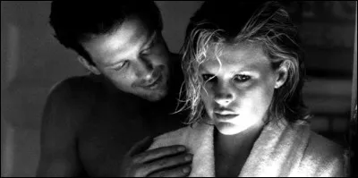 Qui est la partenaire de Mickey Rourke dans '9 semaines 1/2' ?