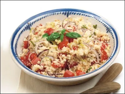 Temps pour se restaurer dans une trattoria ! La panzanella, cela vous dit ? 
De quoi s'agit-il ?