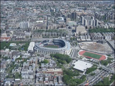 The Bronx, Brooklyn, Queens, Staten Island et Manhattan sont des quartiers de la ville de ...