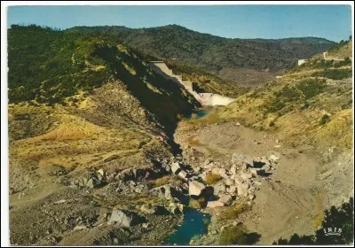 En quelle année a eut lieu la catastrophe de "Fréjus" ?