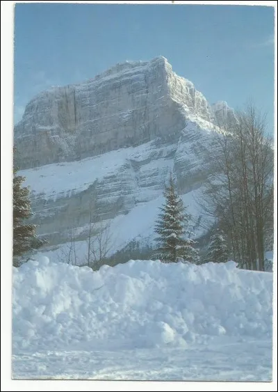 Quel est ce mont de Savoie, haut de 1 938 m ?