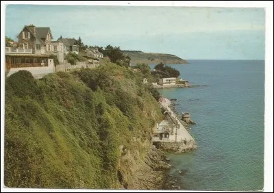 Dans quel département de Bretagne est situé "Saint-Laurent-de-la-Mer" ?