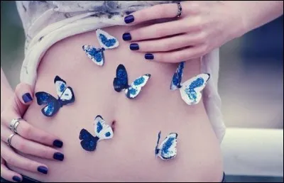 Que signifie l'expression 'avoir des papillons dans l'estomac' ?