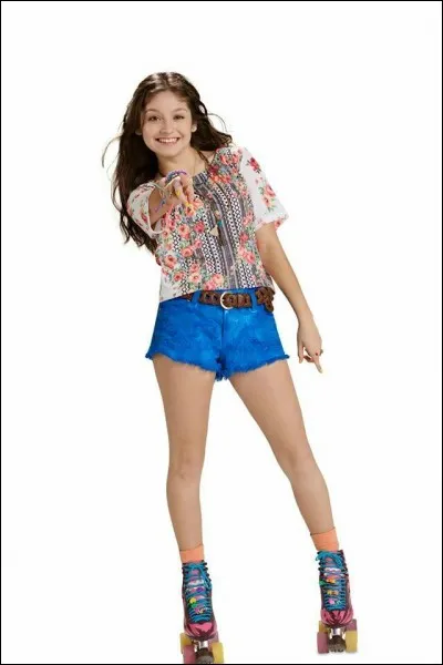 Quelle chanson interprétait-elle avec Simón quand ils étaient petits, à Cancún ?