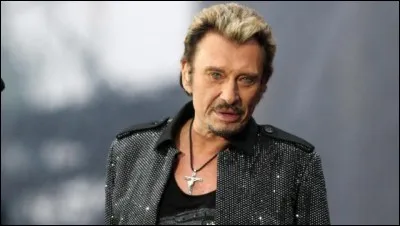 Combien d'albums Johnny Hallyday, qui nous a lui aussi quitter cette année, a-t-il enregistré ?